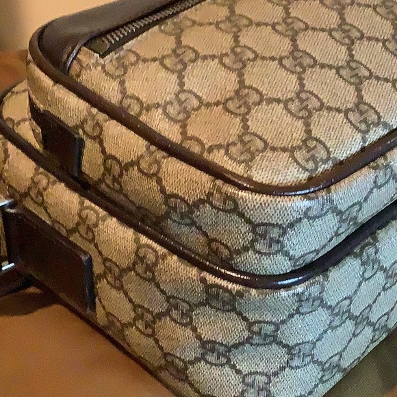 GUCCI GG Supreme canvas leather camera Bag - Picture 10 of 12